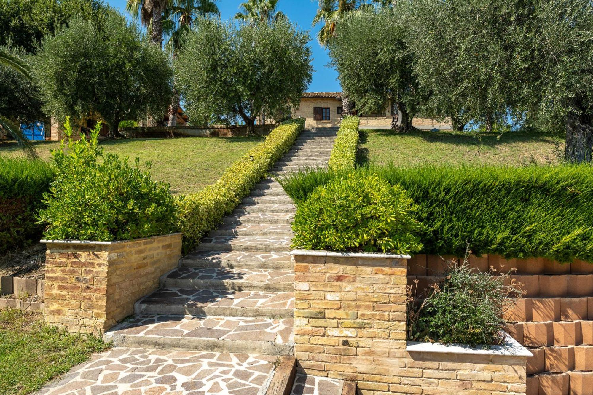 Villa Iulia - Vibra Controguerra Dış mekan fotoğraf